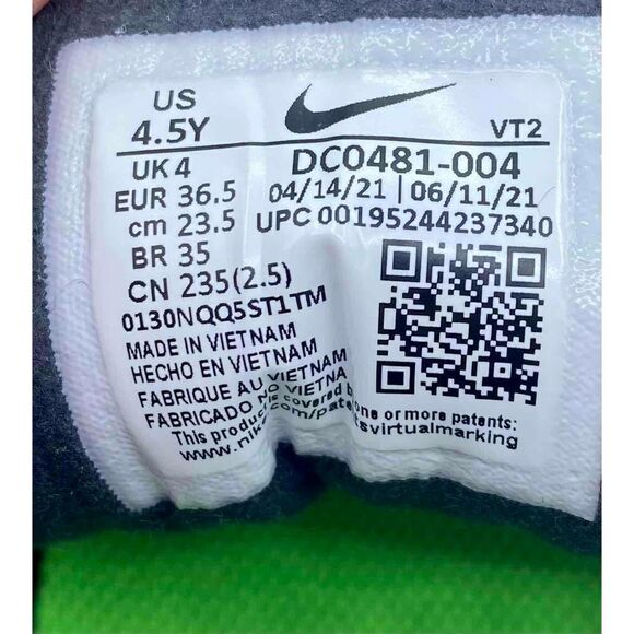 Nike Waffle One Black Lightweight DC0481-004 Youth Athletic Sneakers Size US 4.5 - Picture 4 of 4